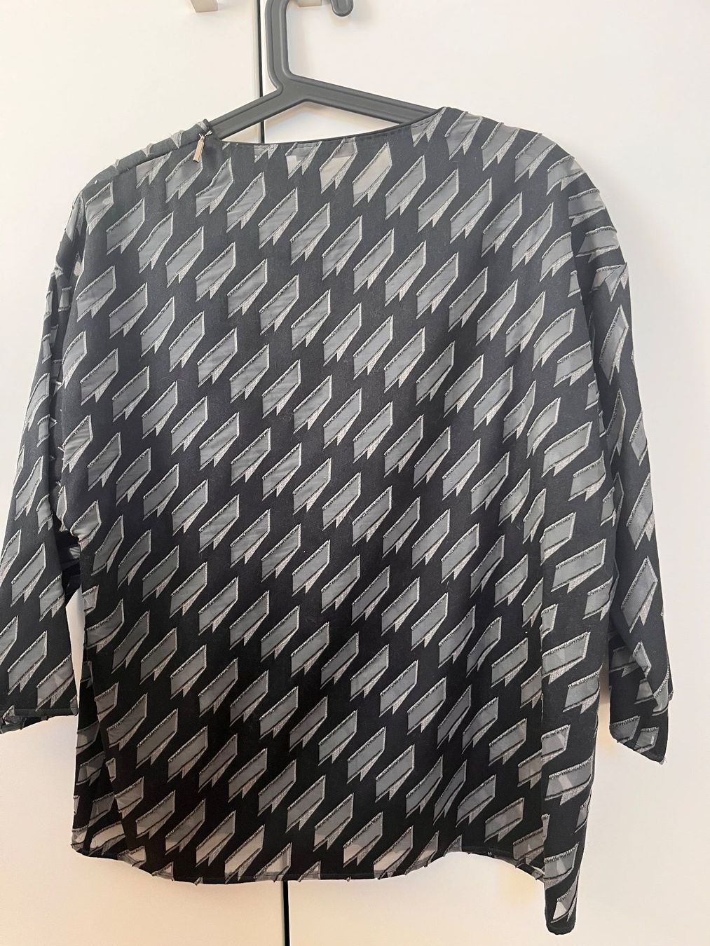 Strenesse Camicette: Strenesse Bluse Gr. 38 schwarz/silber neuwertig – Nuovo (secondo la descrizione) da Frenkendorf venduto da klourenco 5