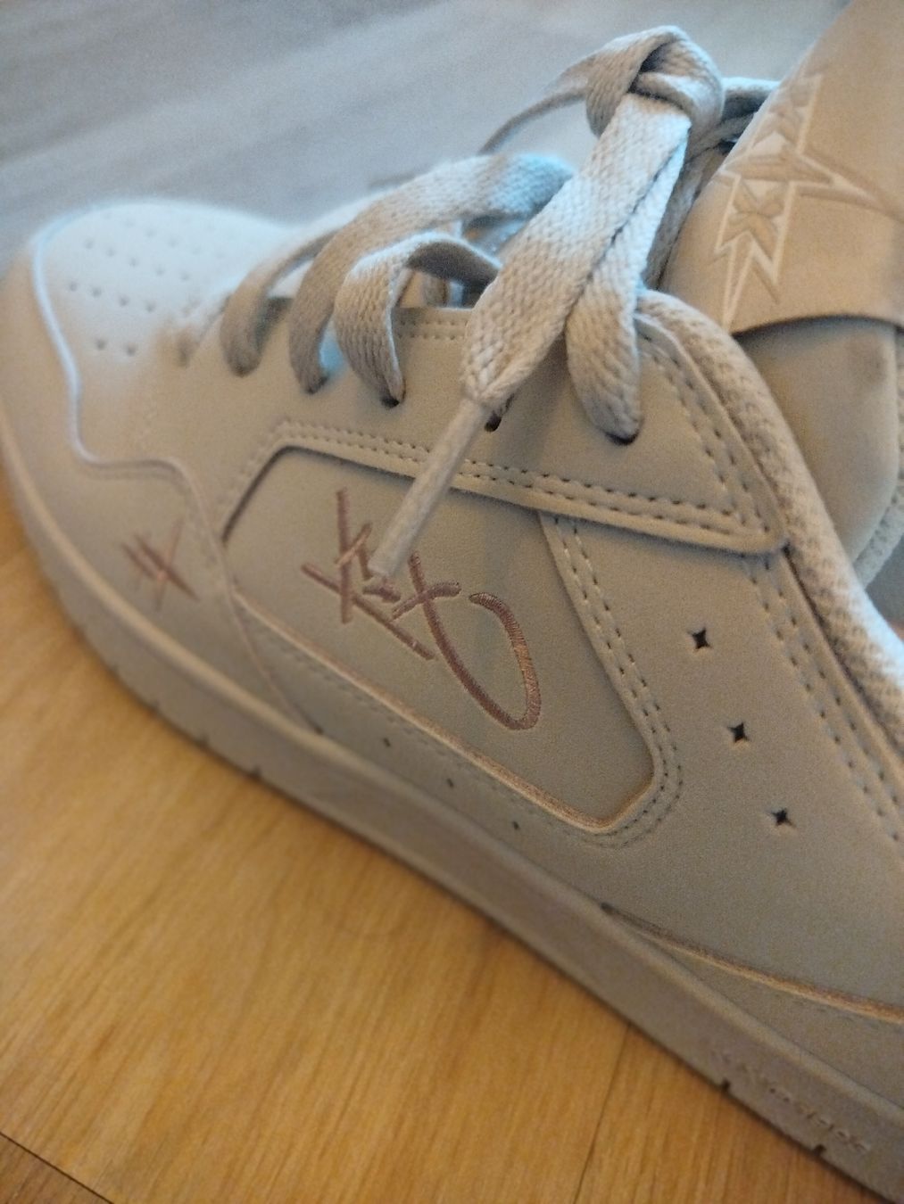Herrenschuhe: Neue Karl Kani Sneaker, NP 100CHF – Neu (gemäss Beschreibung) aus Wittenbach von Cinemuha 1