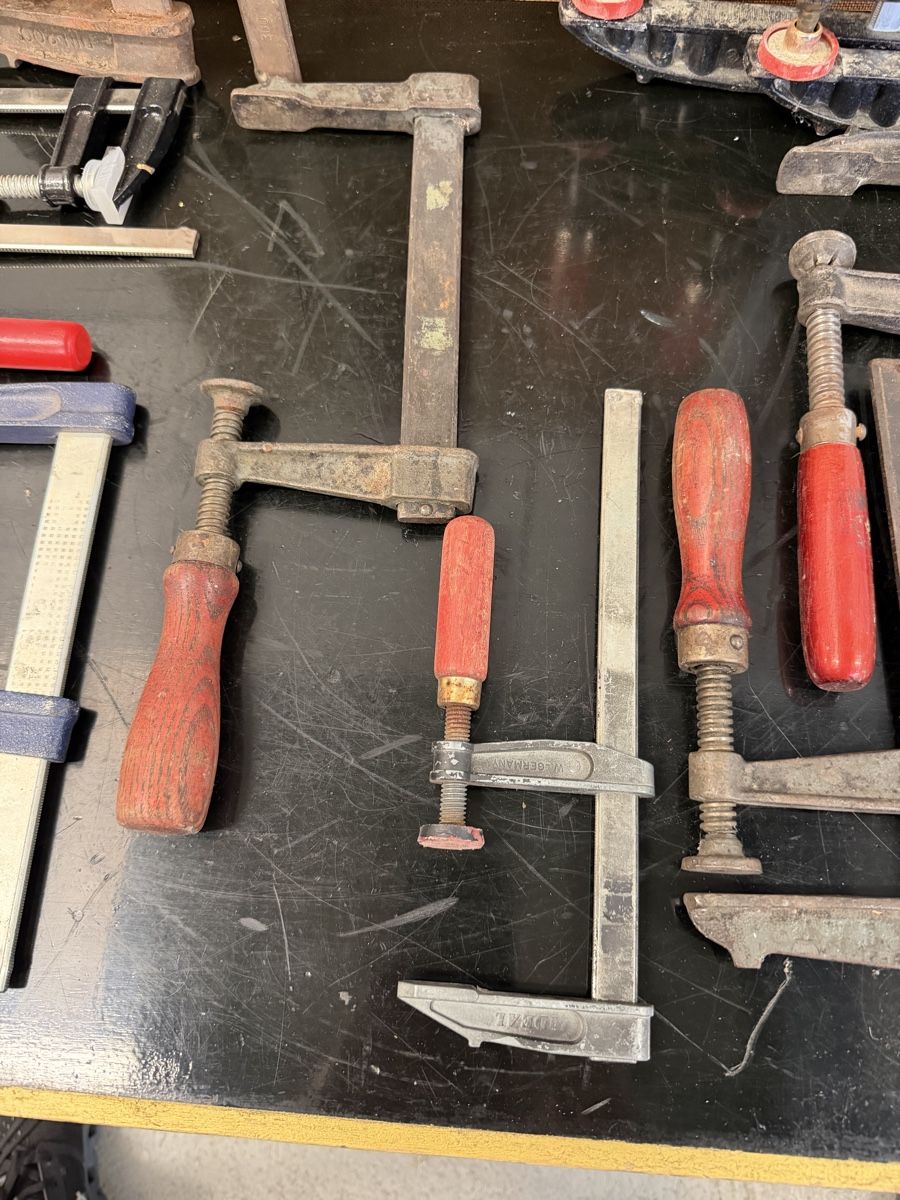 Tutti gli attrezzi: Grand Lot de serre-joints professionnels  – Usato da montreux venduto da Always-Good 5
