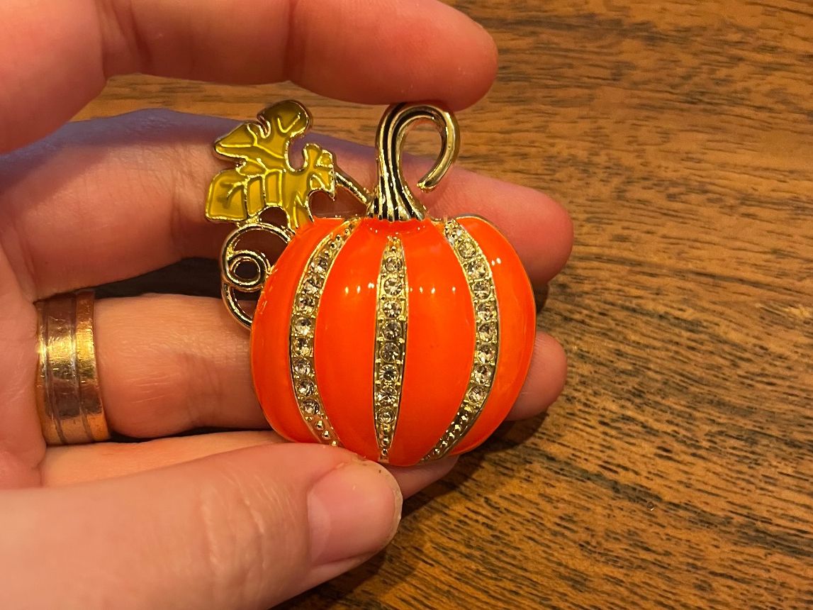 Spille & Fermagli: Kürbis Brosche mit Strass – Nuovo e nell'imballaggio originale da Gams venduto da Mariawicca 4