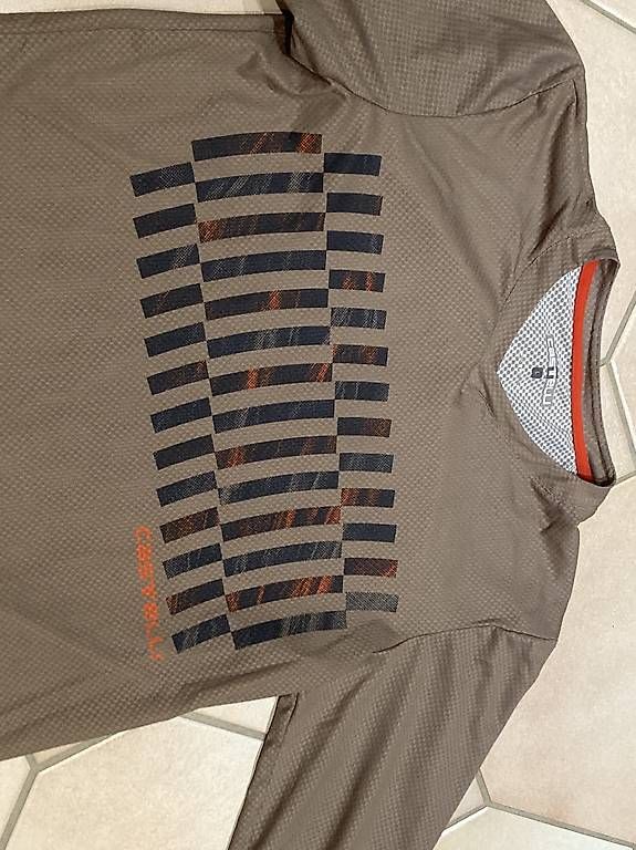 Leibchen & Hosen: Jersey gravel Castelli taille L – Gebraucht aus Montreux von Belmont02 1
