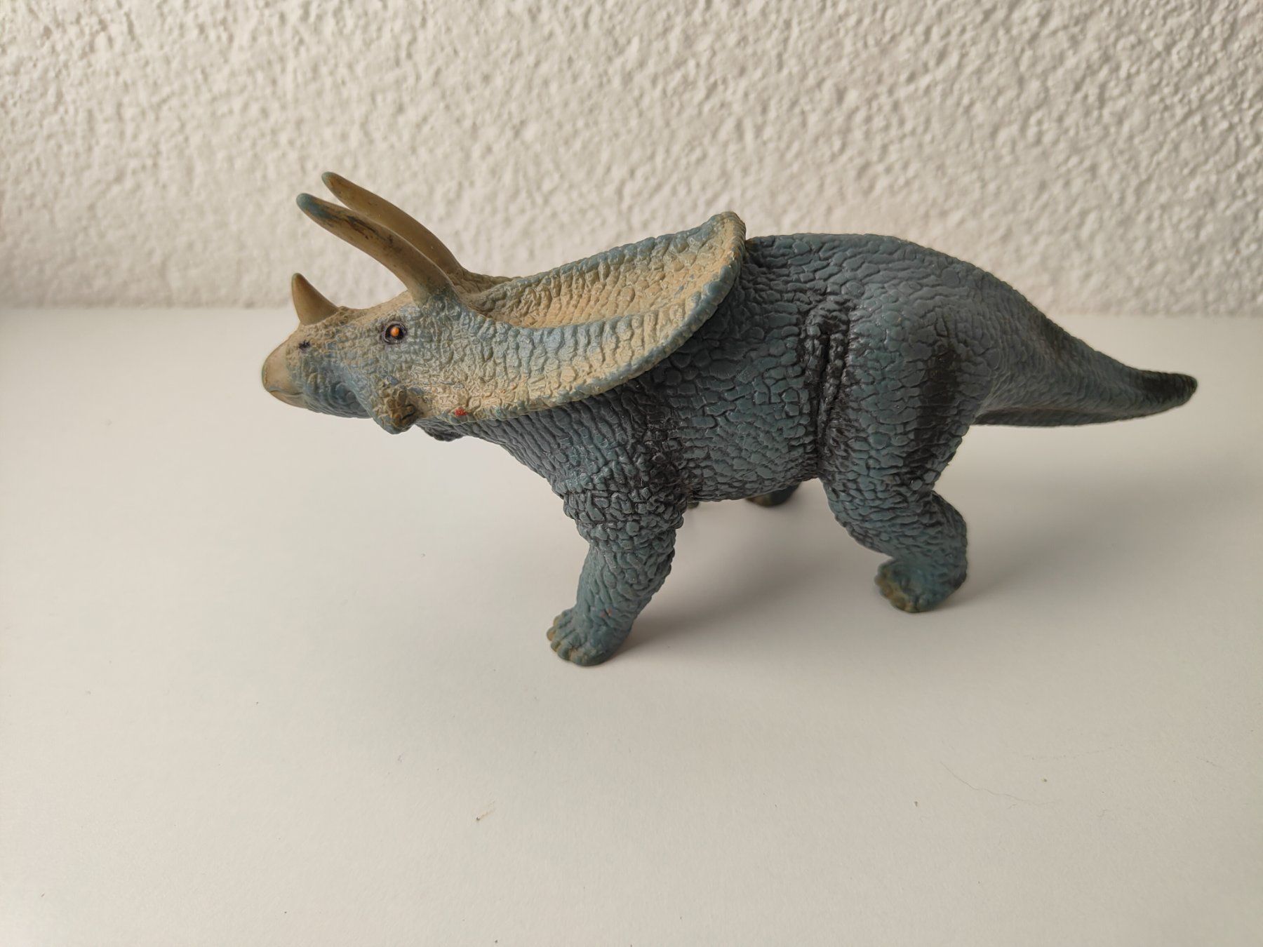 Schleich Statuette: Schleich Torosaurus Dinosaurier 1999 – Usato da Thalwil venduto da FigurenFreunde 1