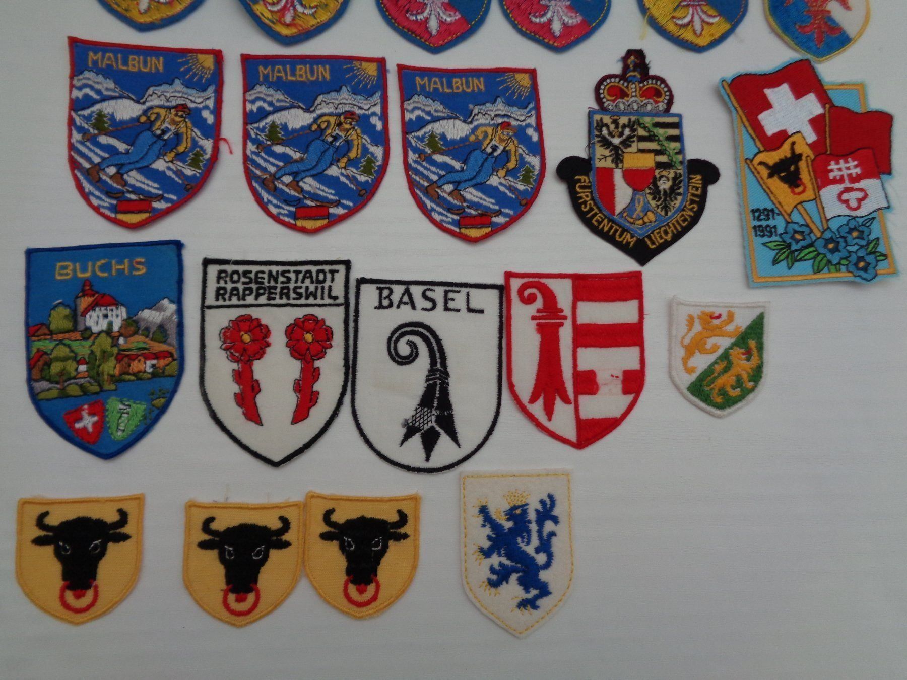 Insignes: 25 verschiedene Stoff-Patch Aufnäher – Neuf (Voir description) à Chur par omonia 2