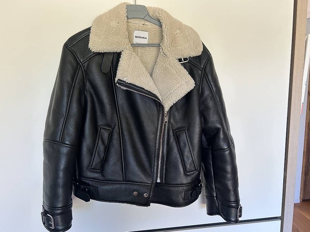 Giacche: Veste simili cuir doublée Bershka  – Usato da Corbières venduto da mel_yq25