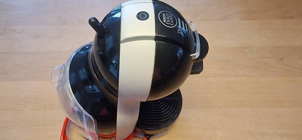 Nescafé Macchine per caffè & Macchine per espresso: Portionskaffeemaschine Dolce Gusto – Usato da Leutwil venduto da rec_mrd8 1