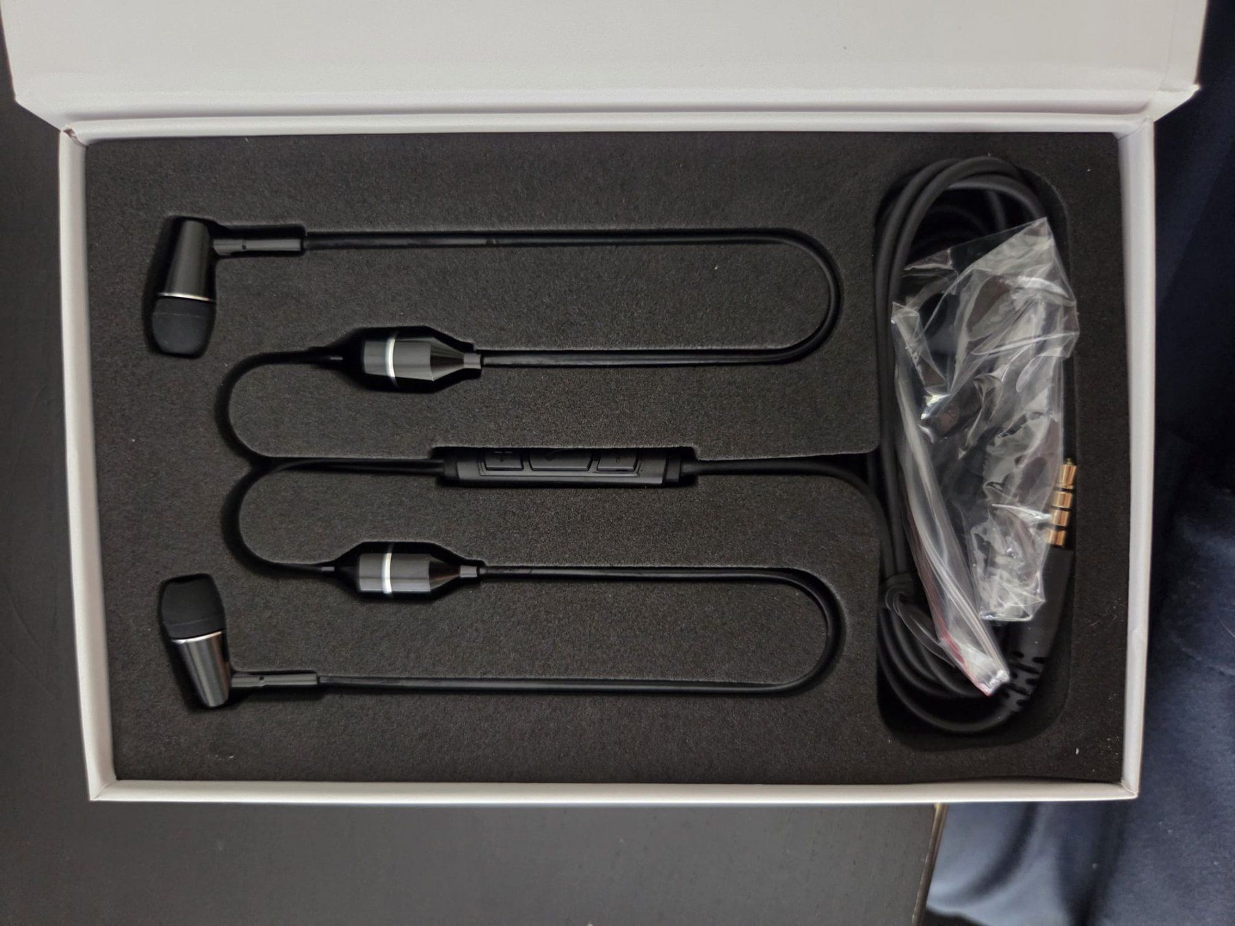 Casques audio: Luftschlauch-Headset mit USB-C Schwarz Strahlungsarm – Neuf avec emballage d'origine à Kloten par Konfuzius7