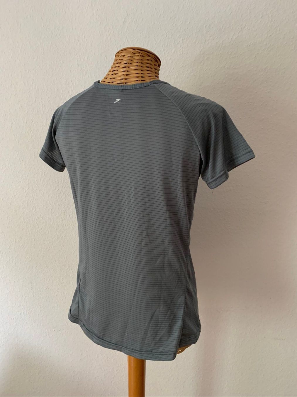 T-shirt: WORK OUT - Sport T-Shirt hellgrau 36 – Usato da Zürich venduto da Diazaio 2