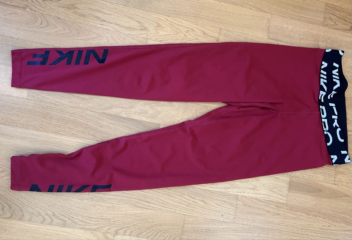 Nike Leggings: Nike Sportleggings Rot – D'occasion à Winterthur par ame_k6hm