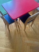 Kindertisch und 2 Stühle von Geuther