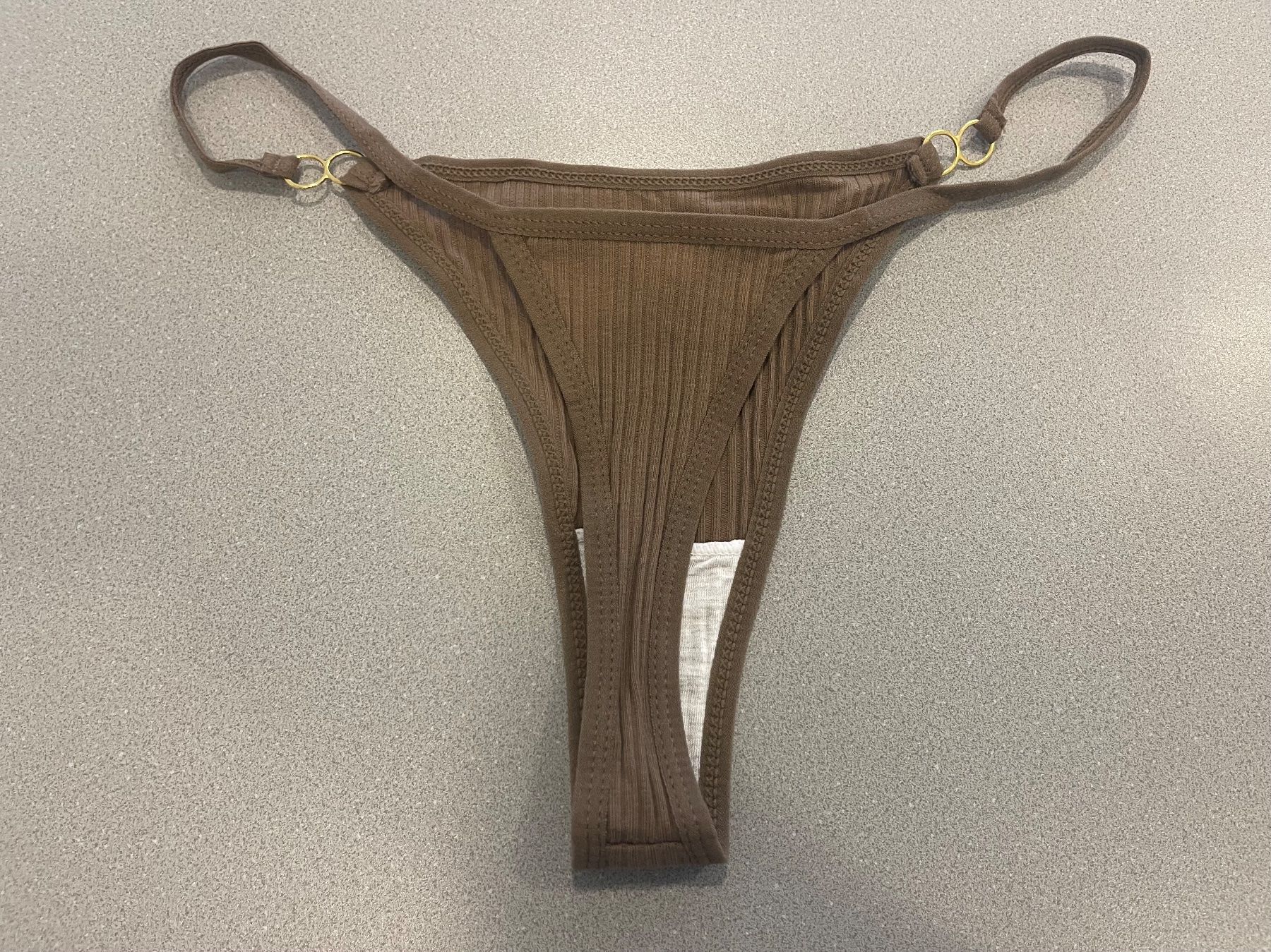 Sonstige Unterwäsche: Neuer String Tanga, Grösse L – Neu und originalverpackt aus Wohlen AG von abaci 1