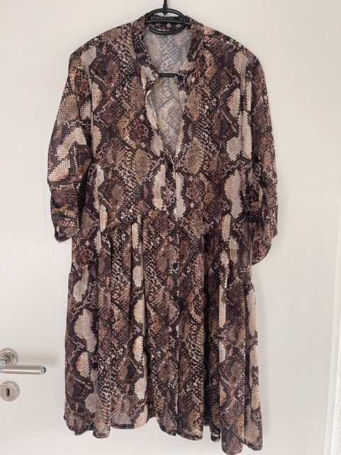 Tuniche: Tunika / Kleid in Schlangenoptik one size – Usato da Aesch ZH venduto da niro007