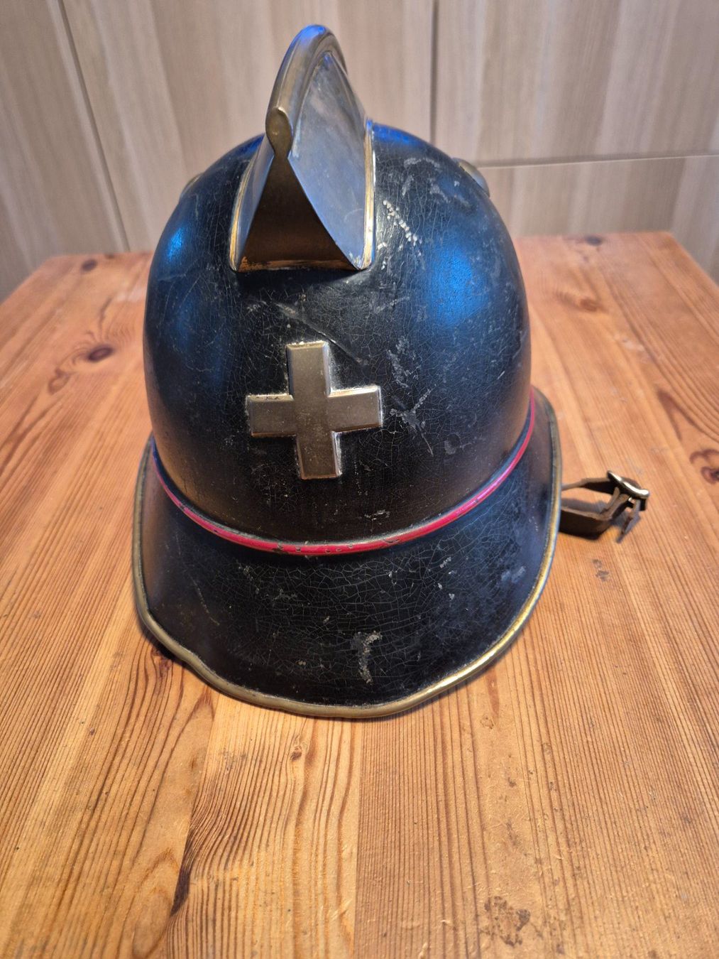Pompieri: Alter Feuerwehrhelm – Usato da Dietikon venduto da 4loki