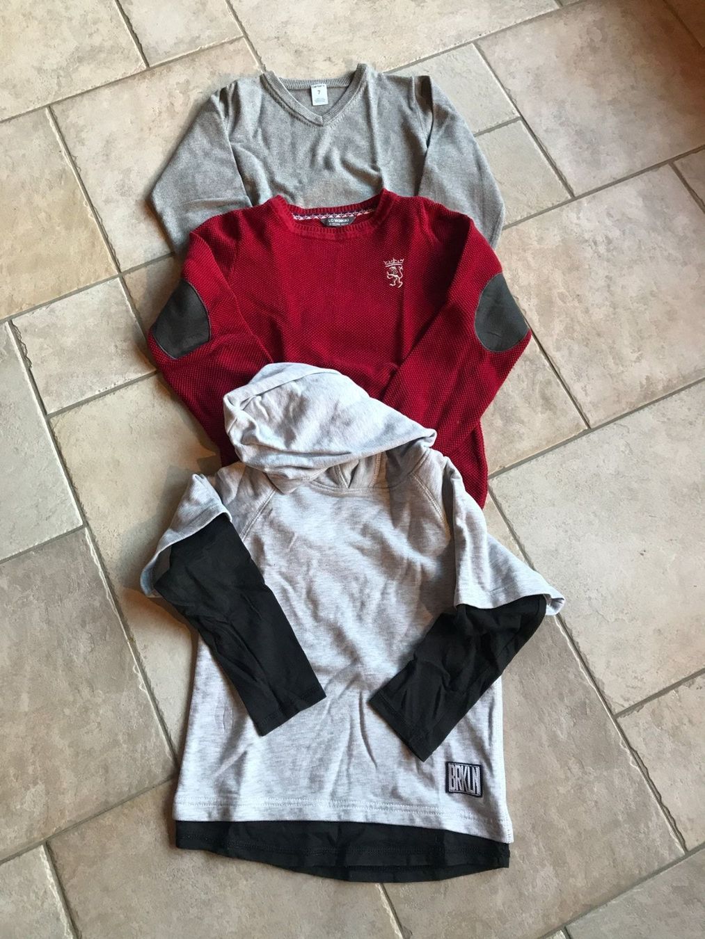 Kleiderpakete & -sets: Jungen Pullover Set 3 Stück Grösse 6-7 J – Gebraucht aus Saas-Grund von rau_tn8j