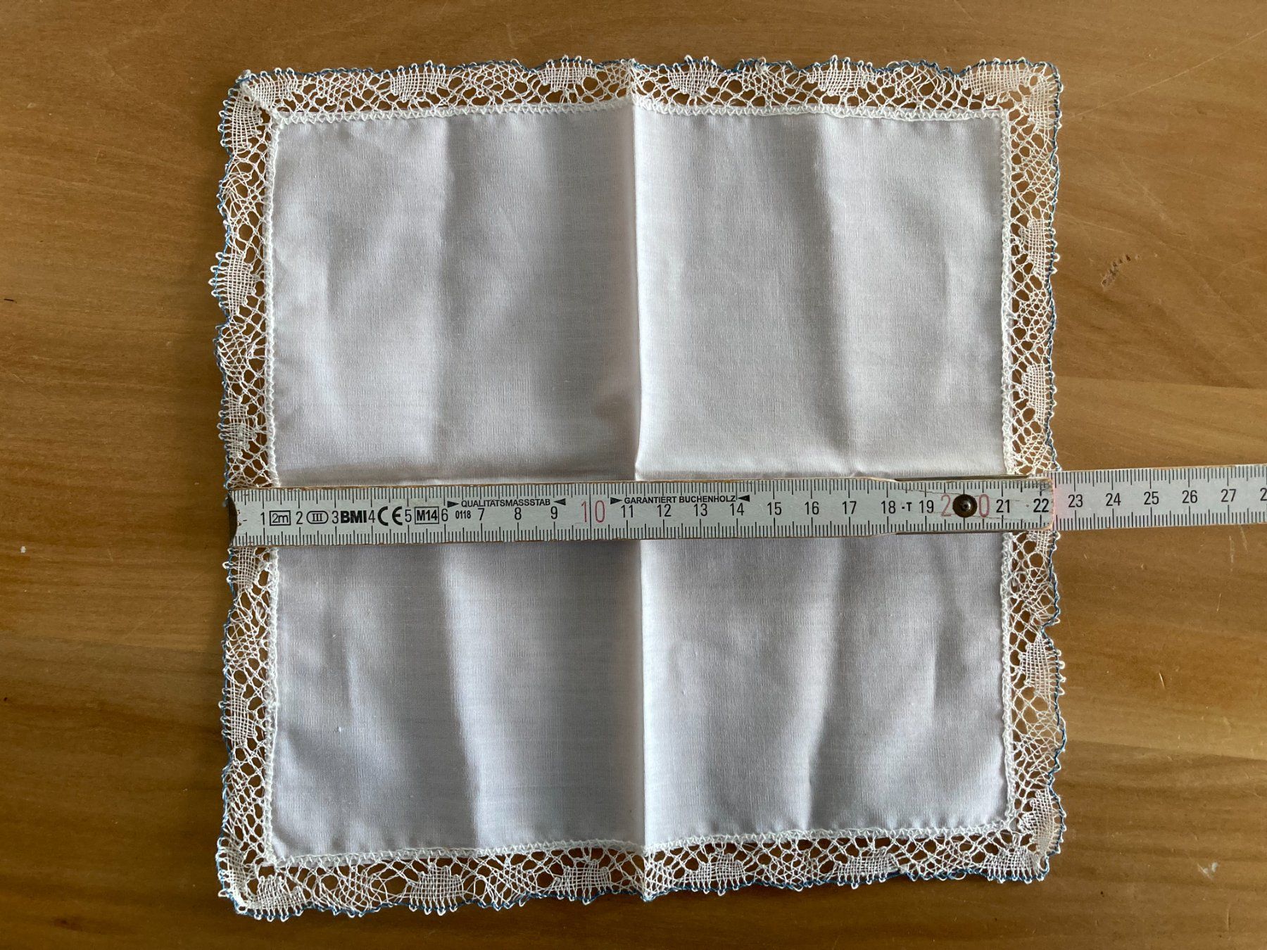 Sonstige Kleidung & Accessoires: Taschentuch  Spitzentaschentuch – Gebraucht aus Subingen von Etageren 3