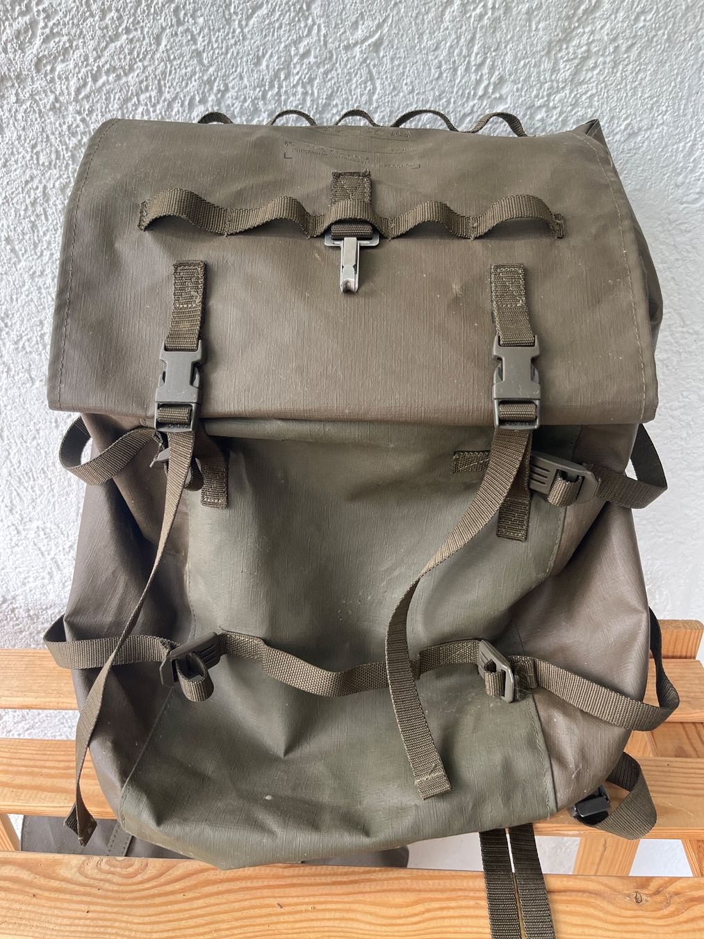 Schweizer Armee Zaini: Militärrucksack, von 1990 – Usato da Uhwiesen venduto da cinnaj