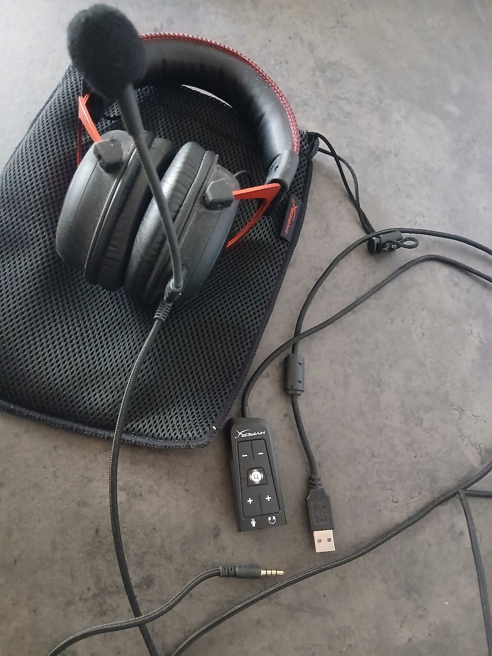 Cuffie: HyperX Gaming Headset mit Mikrofon und Tasche schwarz – Usato da Rapperswil SG venduto da luc_x56j