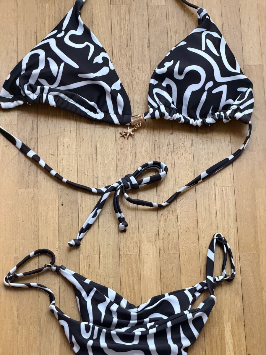 Badekleider & Bikinis: Maillot de bain noir/blanc deux pièces – Neu und originalverpackt aus Le Lignon von Ana2831 1