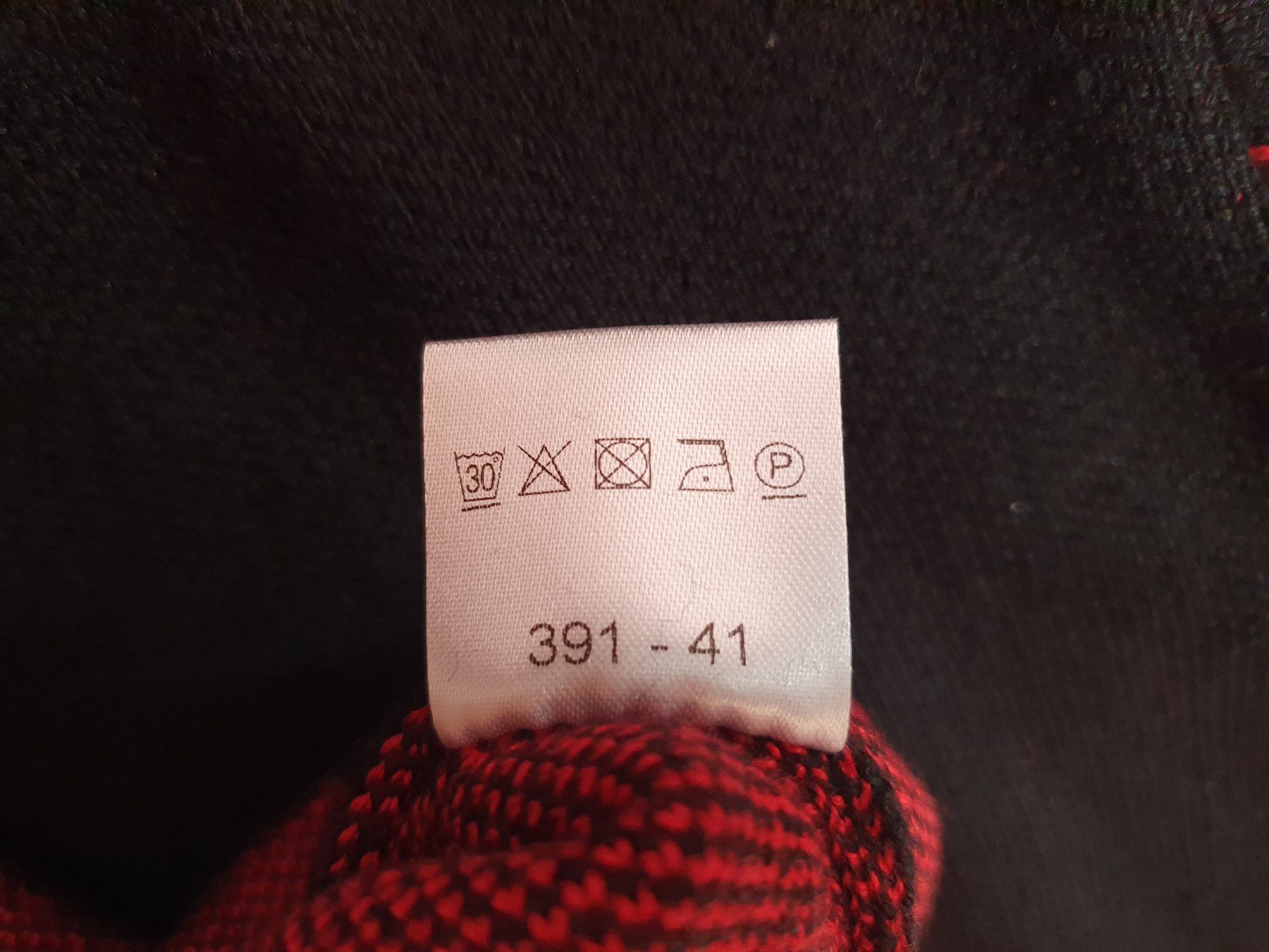 Maglioni & Felpe: Pullover (schwarz-rot) in Übergrösse Gr. 60 – Usato da Zürich venduto da kevinlodge 3