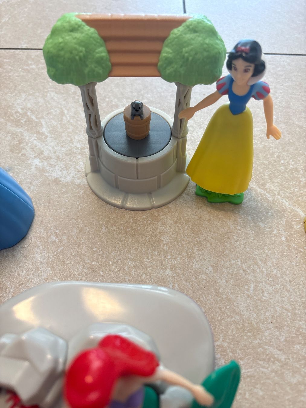 Disney Figuren: Ü Ei Maxi Figuren Disney Prinzessin – Gebraucht aus Bülach von ter_6jf8 2