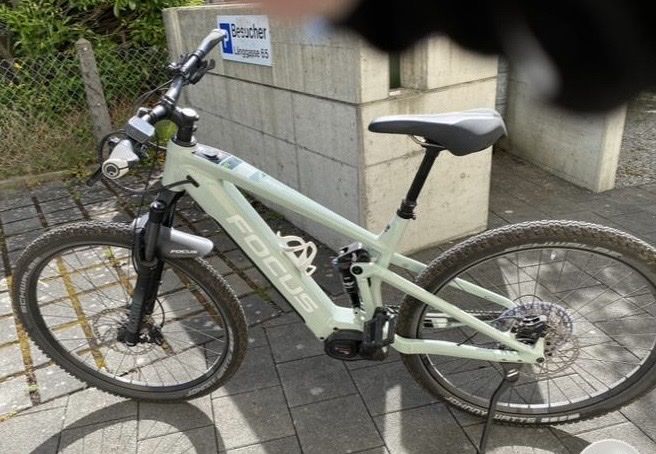 Focus Velos: E-Bike Focus M44 Fully – Gebraucht aus Thun von Thunplayaz