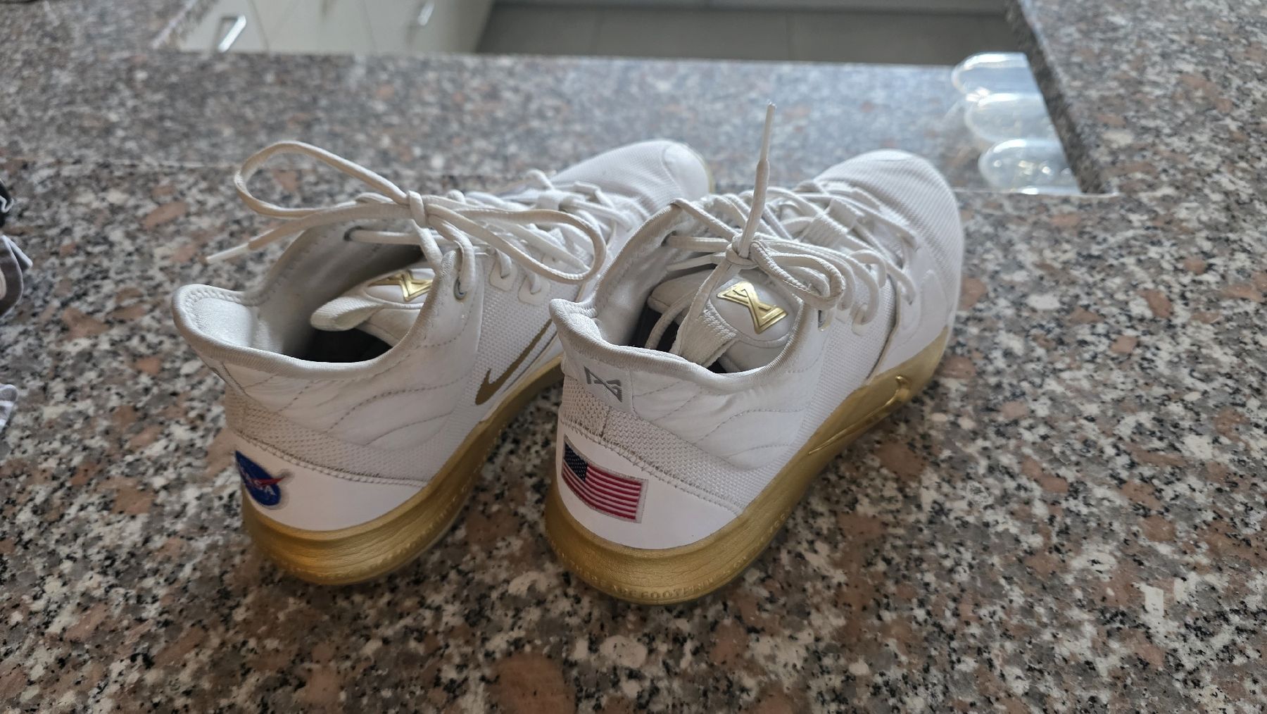 Nike Scarpe da uomo: Nike PG 3 x NASA White Gold – Usato da Aarau venduto da ST33 1
