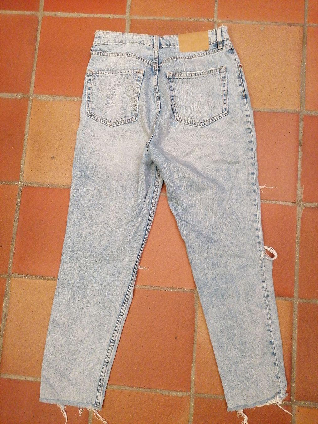 H&M Jeans: Jeans divided 38 – Usato da Solothurn venduto da Shanty.20 4