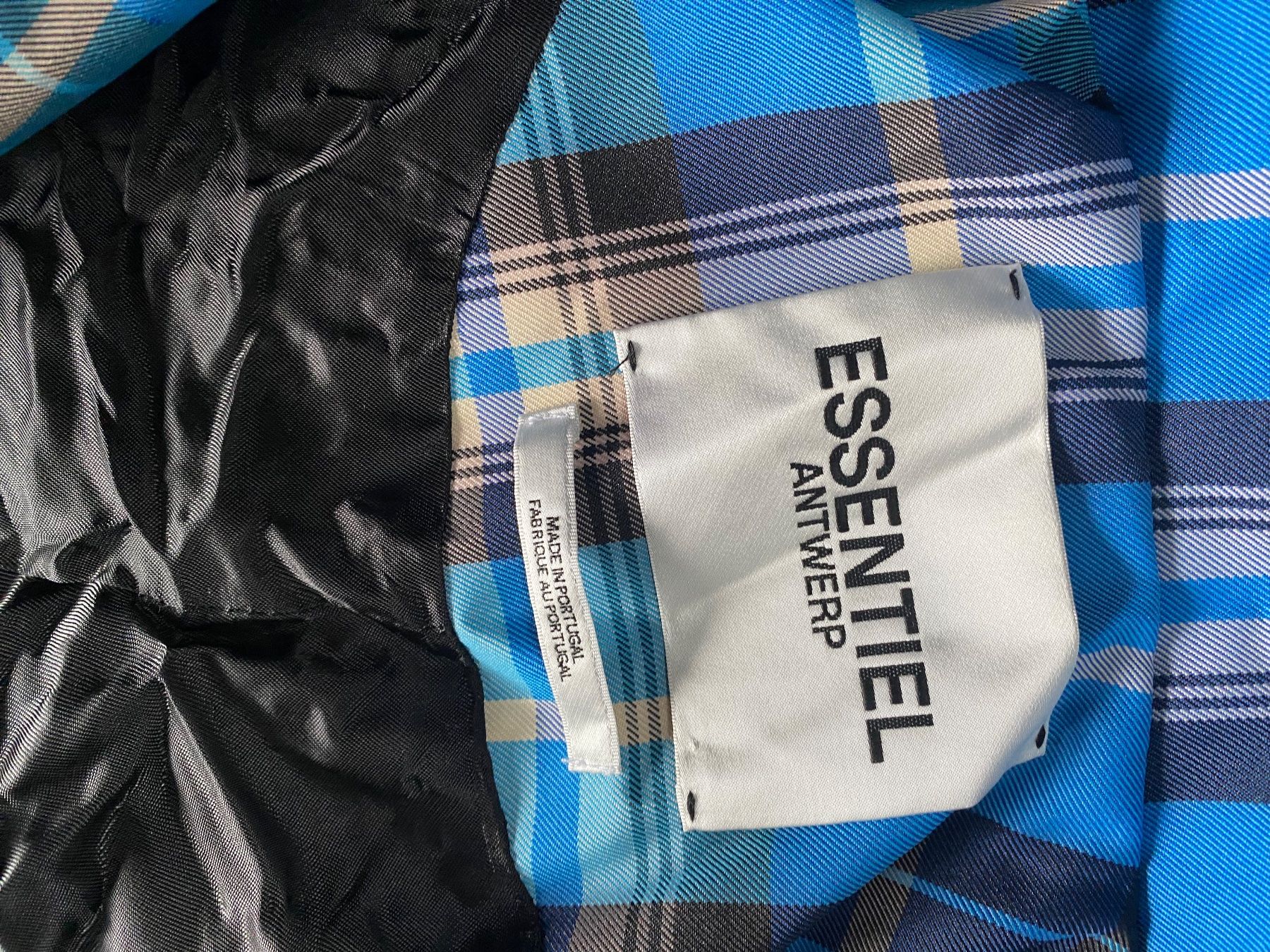 Essentiel Antwerp Cappotti: Regenmantel Essentiel Antwerp NEU – Nuovo (secondo la descrizione) da Chur venduto da simhofstr 4