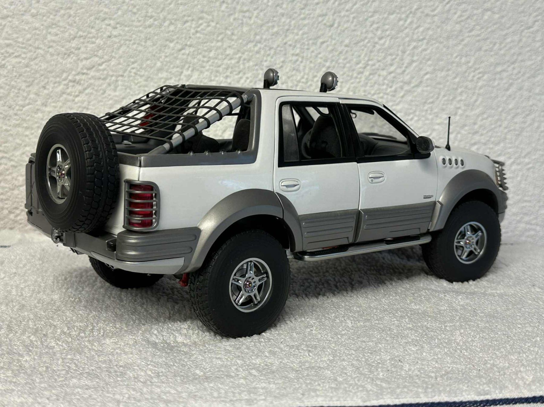 Autoart Modellautos: Ford Expedition Himalaya 1:18 Autoart – Neu (gemäss Beschreibung) aus Ried-Brig von V8_Andy 2