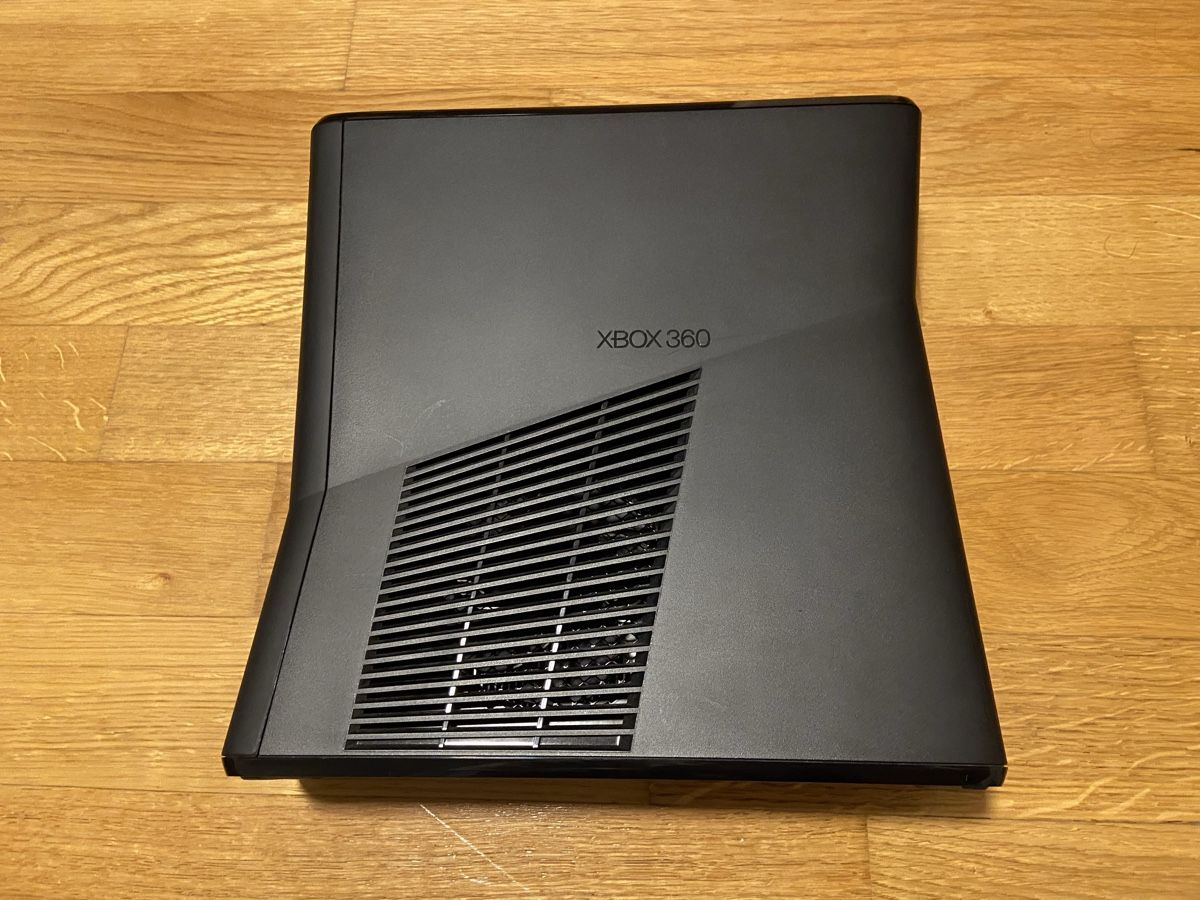 Microsoft Console: Xbox 360 inkl. Controller und Spiele – Usato da Bülach venduto da Sontec_99 1
