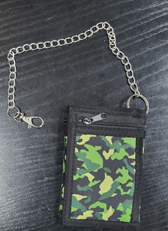 Portemonnaie mit cooler Kette im Camouflage-Look