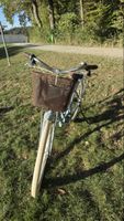 Cityfahrrad hellblau mit Korb