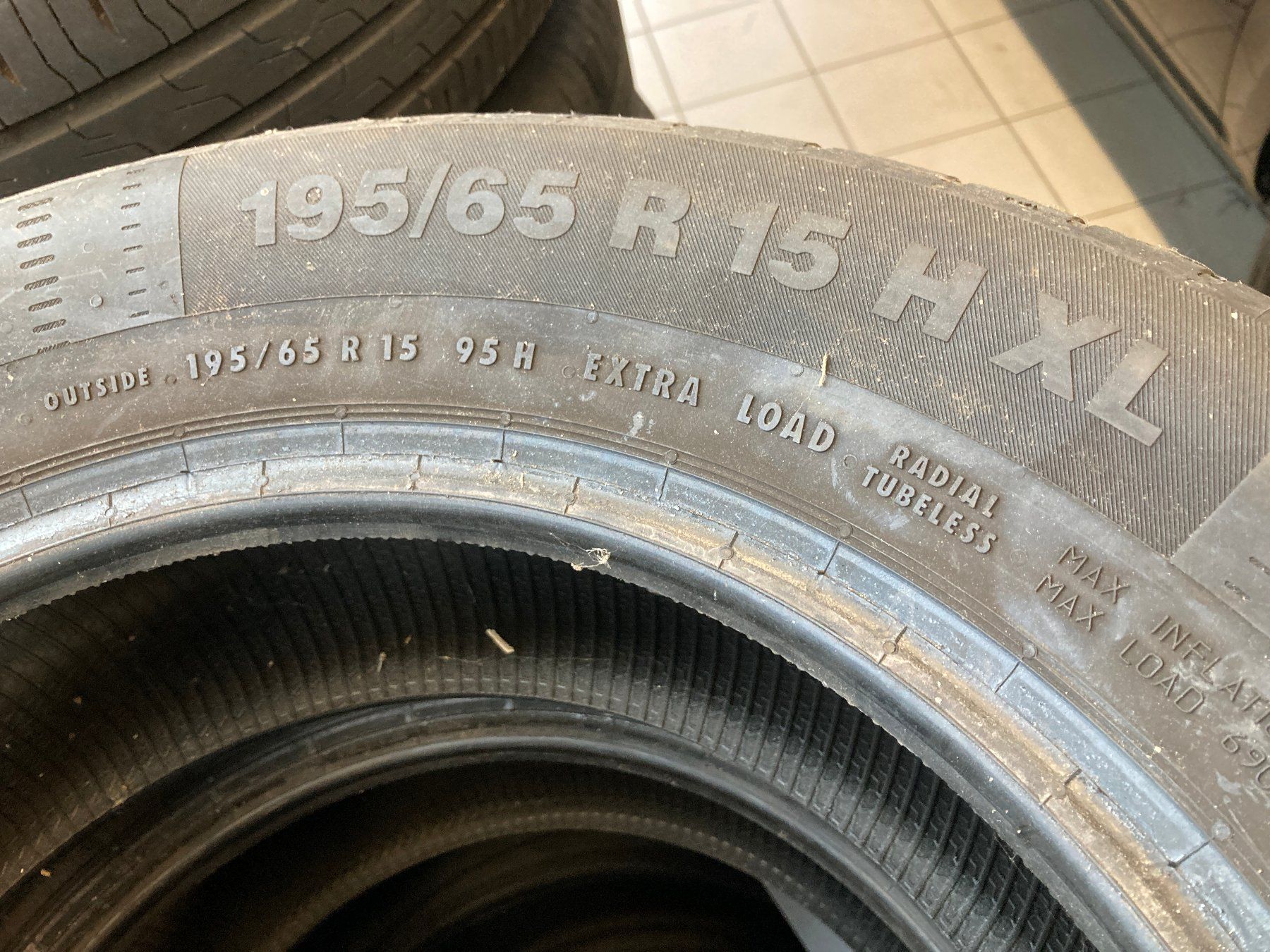 Continental Pneus & Kompletträder: 195/65R15 Sommerpneu Continental – Gebraucht aus Cham von WB2223 3