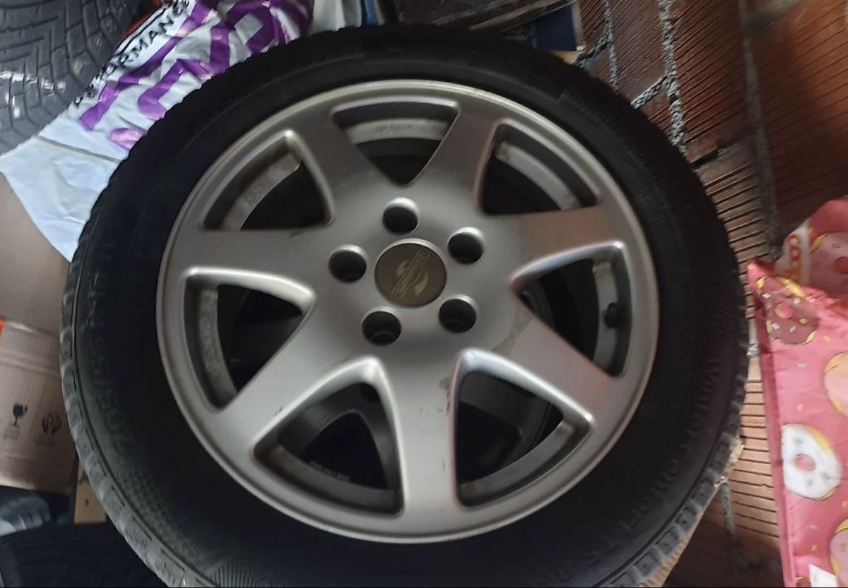 Volkswagen Cerchioni: Felgen mit Reifen – Usato da Unterkulm venduto da Boris_95 1