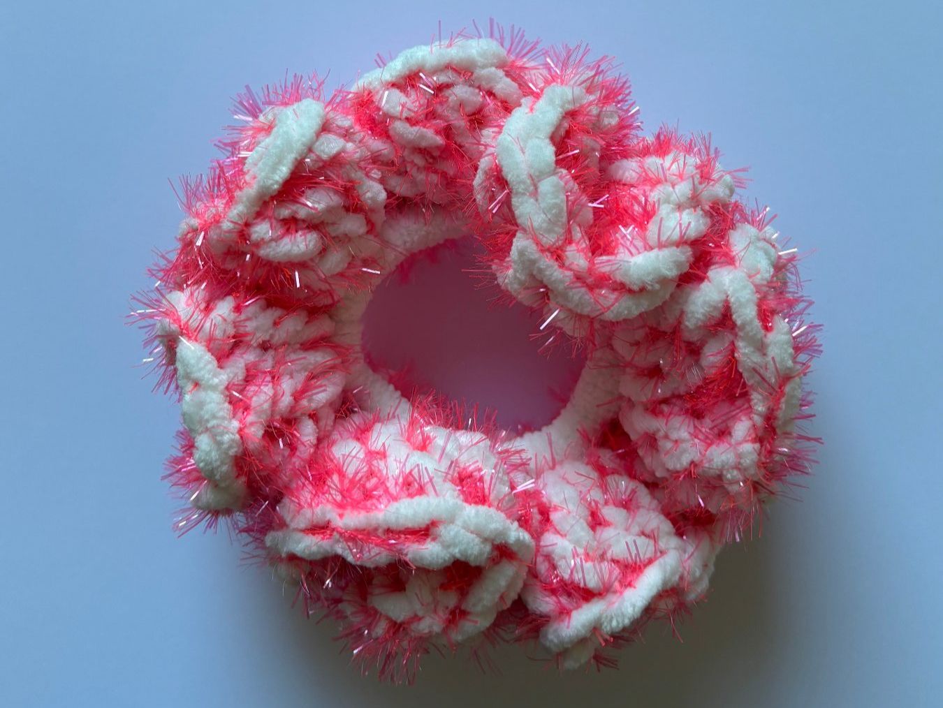 Accessori per capelli: Handmade Crochet Scrunchie – Nuovo (secondo la descrizione) da Bellinzona venduto da bur_bg9l