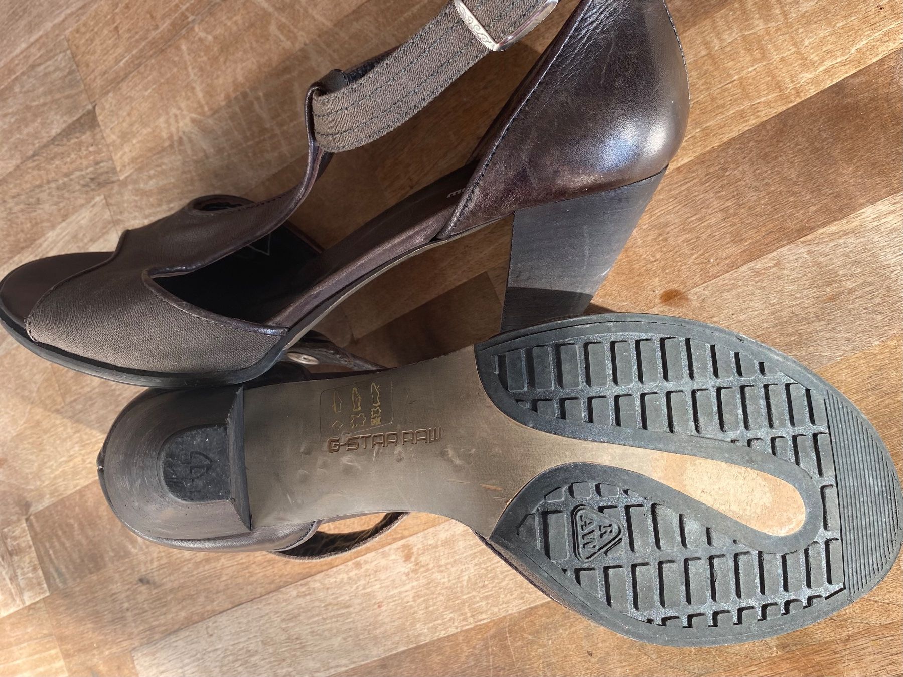 G-Star Scarpe da donna: G-Star High Heels Gr. 40 – Usato da Bern venduto da Arecibo07 2