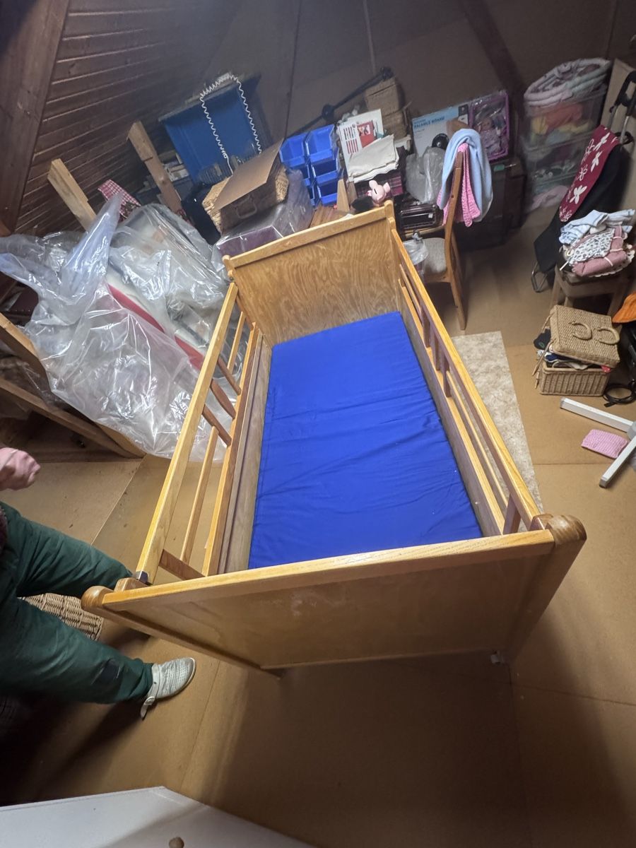 Articoli in legno: antikes holz kinderbett – Usato da Oberlunkhofen venduto da cwa_qc7v