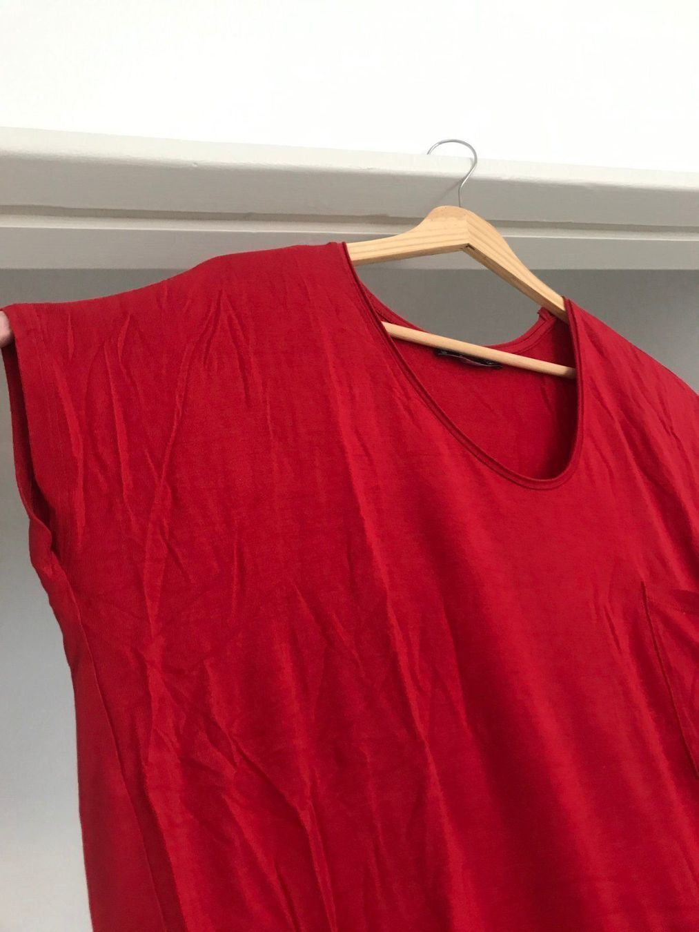 Mango T-shirts: kirschrotes weites T-Shirt – D'occasion à Zürich par mybuybye 1