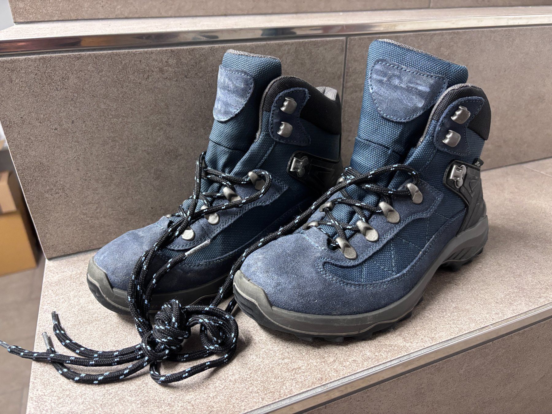 Landrover Chaussures hommes: Wanderschuhe "LANDROVER" Gr. 37 – D'occasion à Härkingen par Mrussi