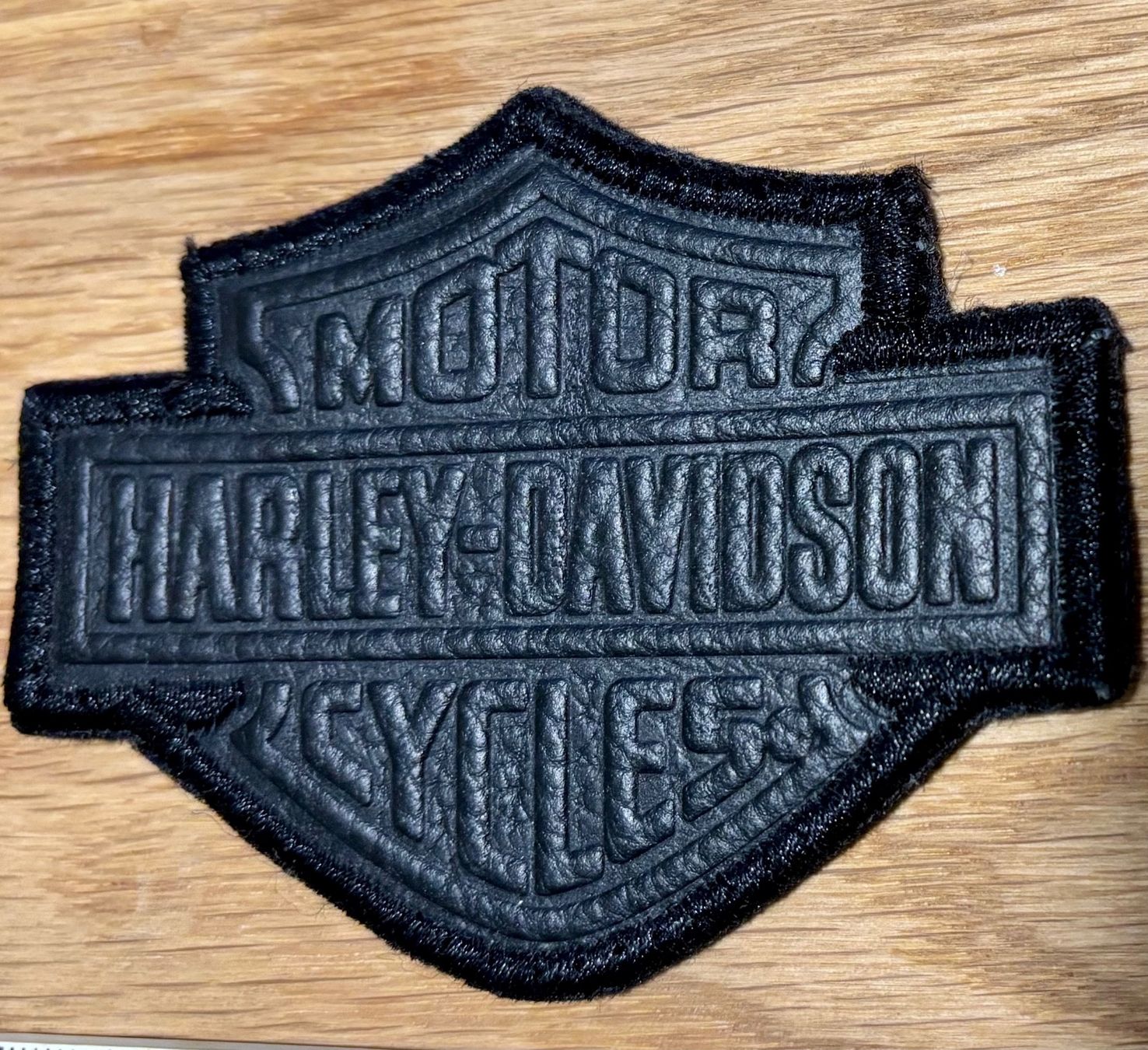 Harley-Davidson Toppe: Ecusson Harley-Davidson – Usato da Losone venduto da courrier