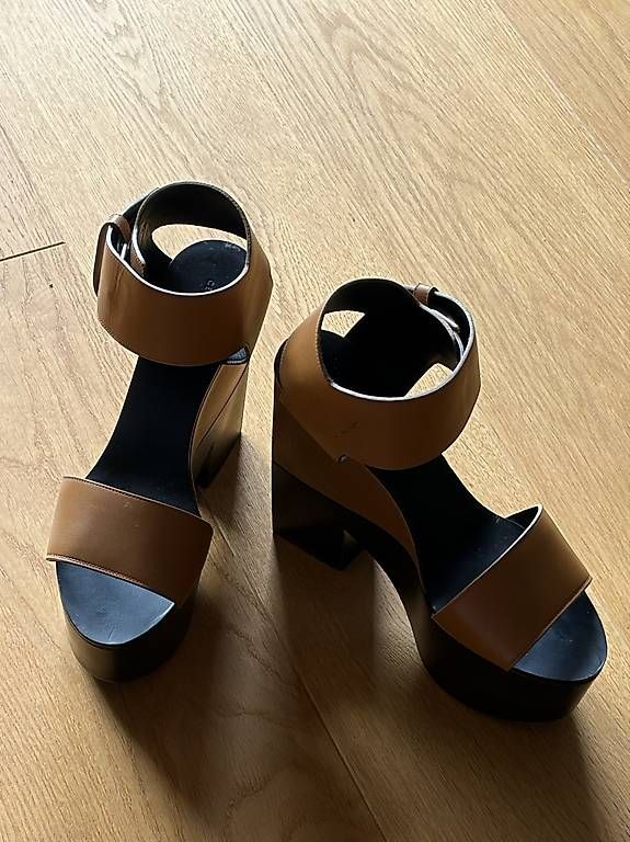 Scarpe da donna: Neuwertige Sandalen – Usato da Oberdiessbach venduto da beh_r9z2 1