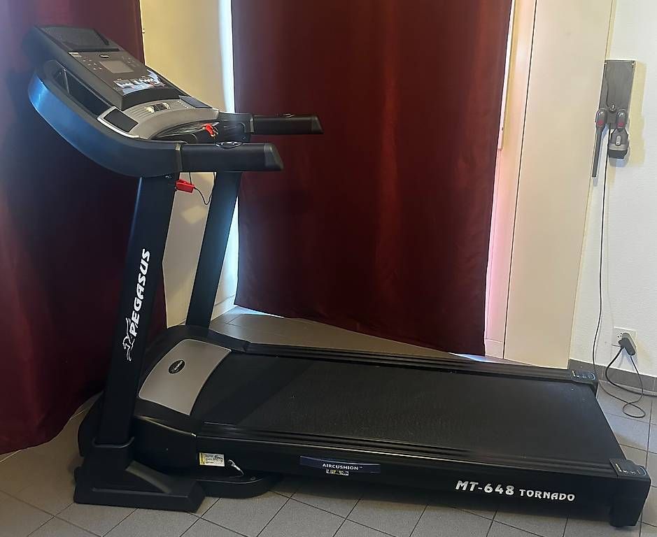 Kit di costruzioni: ELECTRIC TREADMILL PEGASUS TORNADO MT-648 - 2,75HP – Usato da Versoix venduto da mic_z7c9
