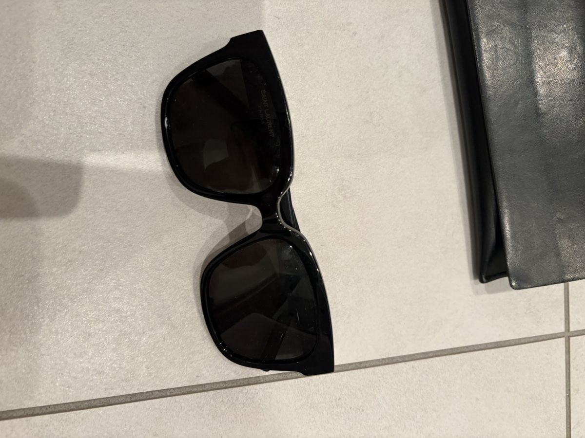 Saint Laurent Brillen & Gläser: Occhiali sole YSL – Gebraucht aus Minusio von giu_w2st