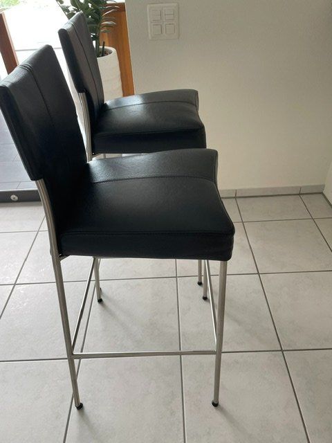 Hocker: Barhocker Kunstleder scharz – Gebraucht aus Adliswil von Odette3 1