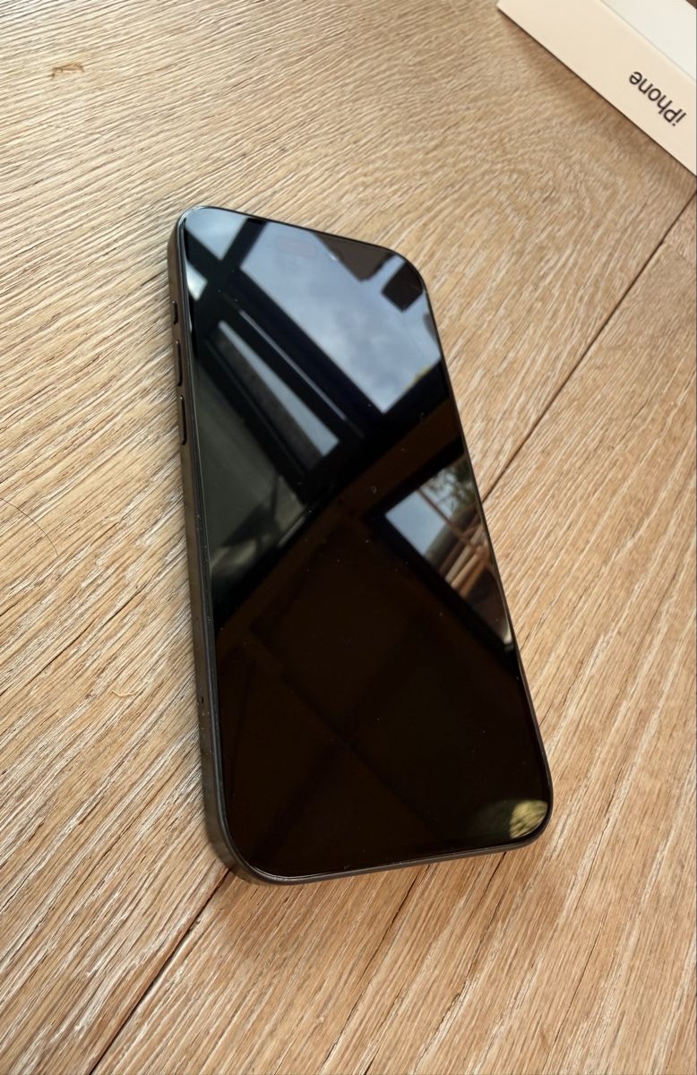 Apple Telefoni cellulari / Smartphones: Apple iPhone 15 128 GB Schwarz – Usato da Benglen venduto da Hpete 2