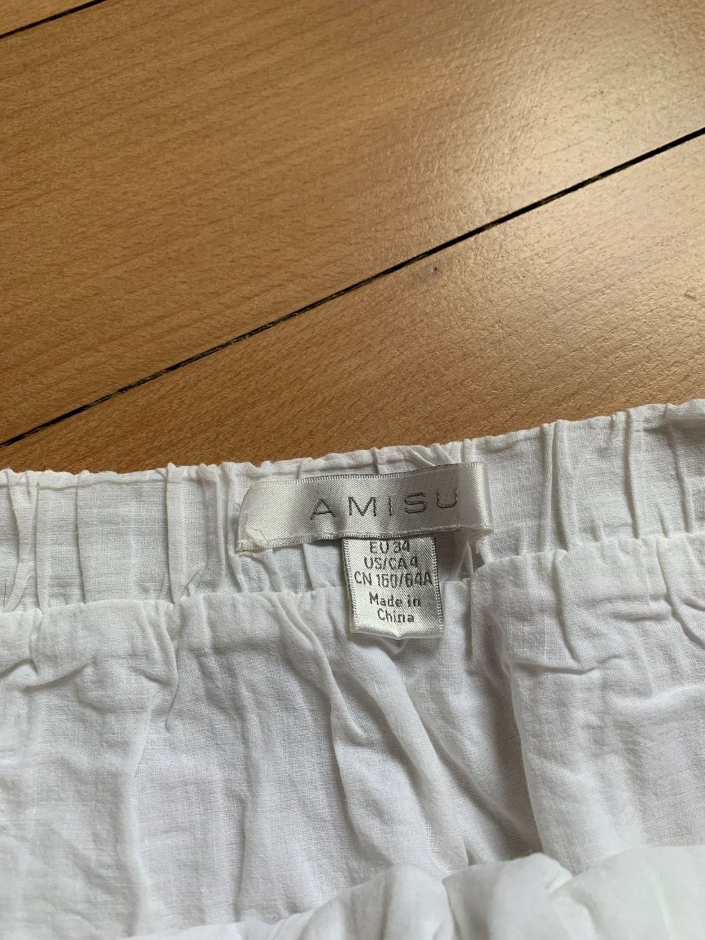 Gonne: AMISU - Shabby Chic Rock weiss 34 – Usato da Zürich venduto da Diazaio 1