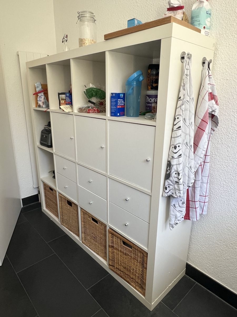 Ikea Armadi: Super praktisches und schmales Möbel – Usato da Winterthur venduto da kev_c9n7