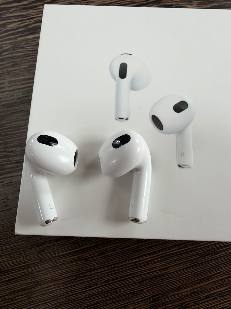 Apple Cuffie: Apple AirPods 3. Generation mit Lightning Ladecase weiss – Usato da Seuzach venduto da jul_xpc8 6