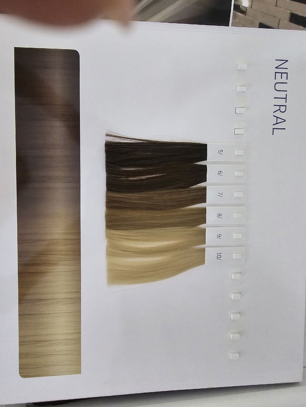 Bücher: Farbkarte von Wella Illumina – Gebraucht aus Schlieren von all_bww8 3
