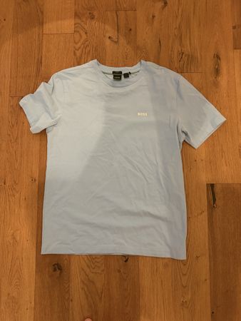 T-Shirt BOSS hellblau Grösse L neuwertig