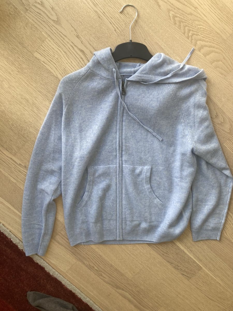 Giacche: fabrikneue Kaschmirjacke, hellblau, Gr. M – Nuovo e nell'imballaggio originale da Otelfingen venduto da pat_8jmb 5